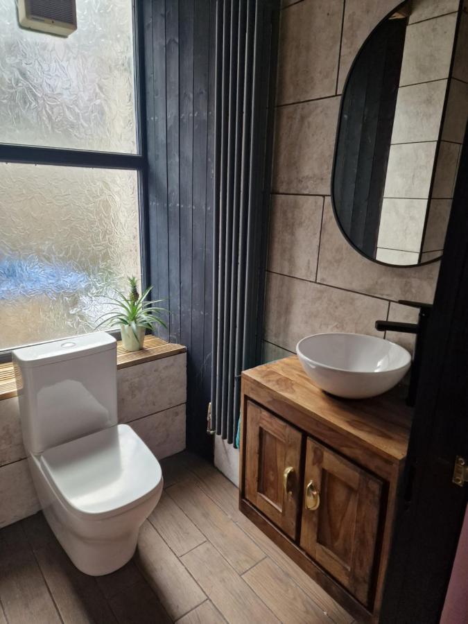 The Penny Black Apartment With Indoor Hot Tub Slamannan Екстериор снимка
